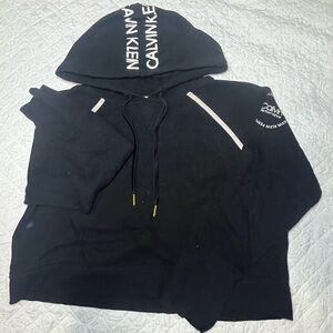 Calvin Klein Cropped Hoodie